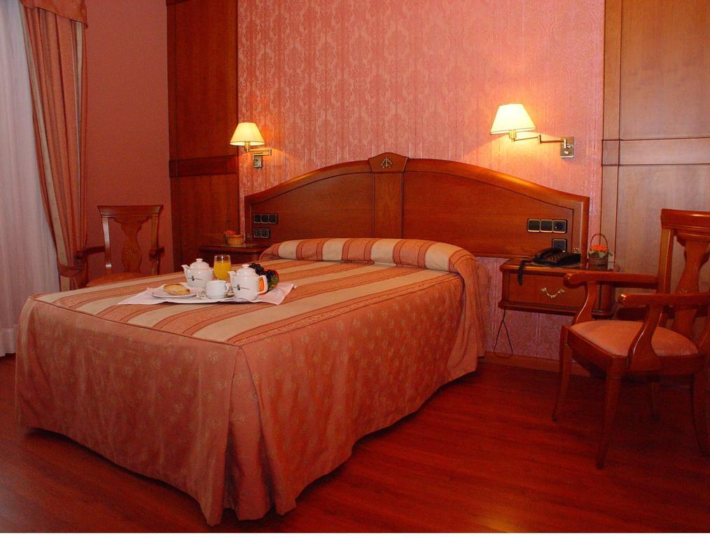 Hotel Torres I Villanueva Del Arzobispo Oda fotoğraf